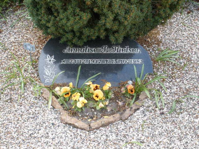 Annelise B. Nielsen.JPG